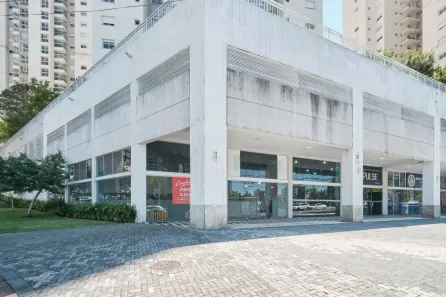 Ponto Comercial para alugar, 616m² no Cristo Rei, Curitiba
