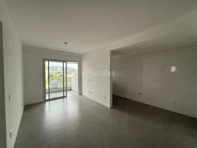 Apartamento com 2 Quartos à venda, 76m² no Barreiros, São José
