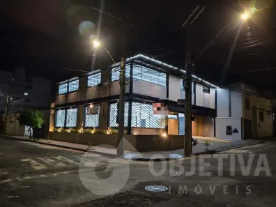 Prédio Comercial para alugar, 382m² no Martins, Uberlândia