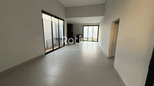 Casa com 3 Quartos à venda, 150m² no Novo Mundo, Uberlândia