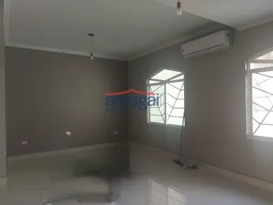 Sobrado com 3 Quartos para alugar, 159m² no Jardim Santa Maria, Jacareí