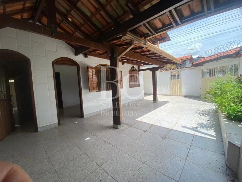 Casa com 3 quartos — Conjunto Celso Machado, Belo Horizonte