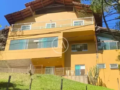 Casa com 3 Quartos à venda, 550m² no Castelanea, Petrópolis