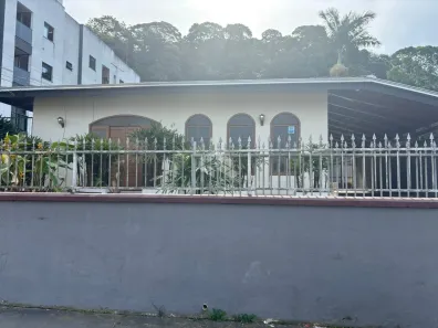 Casa com 4 Quartos à venda, 263m² no Santo Antônio, Joinville
