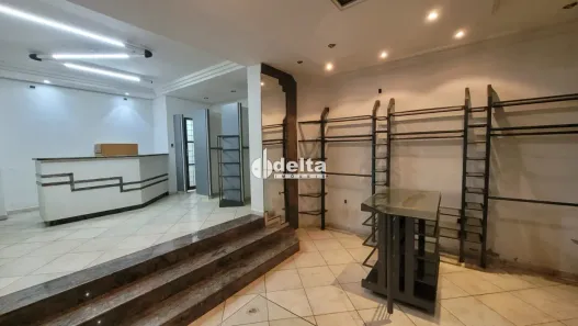 Ponto Comercial para alugar, 50m² no Nossa Senhora Aparecida, Uberlândia