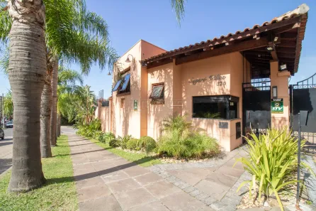 Casa de Condomínio com 4 Quartos para alugar, 520m² no Três Figueiras, Porto Alegre