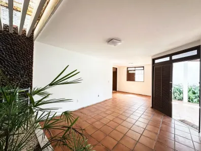 Casa com 4 Quartos à venda, 300m² no Lagoa Nova, Natal