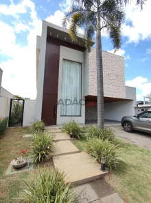 Casa de Condomínio com 3 Quartos à venda, 250m² no Parqville Pinheiros, Aparecida de Goiânia