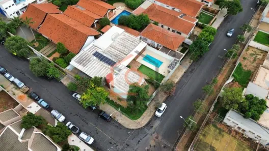 Casa com 3 Quartos à venda, 313m² no Vila Harmonia, Araraquara