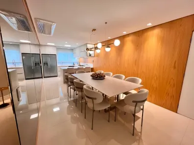 Apartamento com 4 Quartos para alugar, 250m² no Centro, Balneário Camboriú