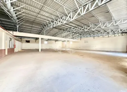 Galpão/Depósito/Armazém para alugar, 900m² no Navegantes, Porto Alegre