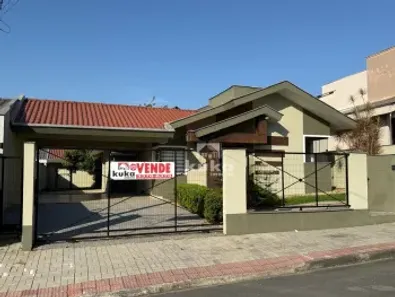 Casa com 3 Quartos para alugar, 201m² no Jaraguá 99, Jaraguá do Sul