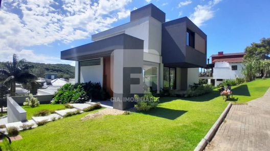 Casa de Condomínio com 3 Quartos à venda, 230m² no Cachoeira do Bom Jesus, Florianópolis