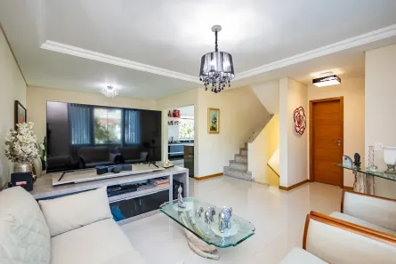 Sobrado com 3 Quartos à venda, 224m² no Rebouças, Curitiba