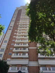 Apartamento com 3 Quartos para alugar, 145m² no Centro, Curitiba