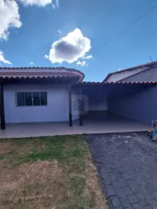 Casa com 3 Quartos para alugar, 245m² no Umuarama, Uberlândia
