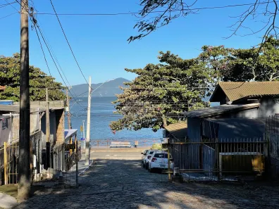 Lote/Terreno à venda, 240m² no Ponta de Baixo, São José