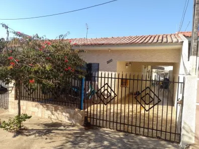 Casa com 2 Quartos à venda, 70m² no Jardim América, Maringá