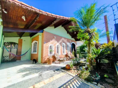 Casa com 3 Quartos à venda, 178m² no Balneário Três Marias, Peruíbe