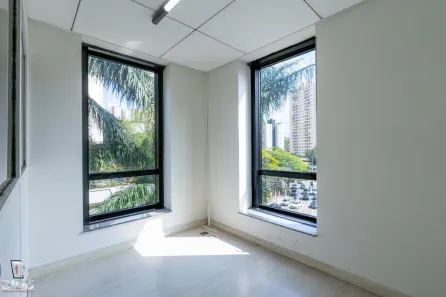 Sala Comercial à venda, 37m² no Jardim Londrina, São Paulo