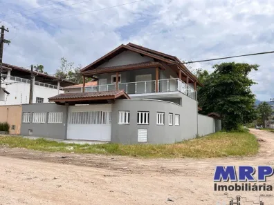 Sobrado com 3 Quartos à venda, 270m² no Maranduba, Ubatuba