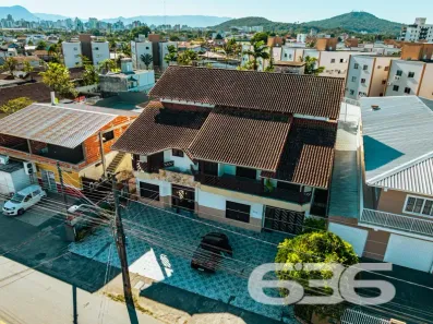 Sobrado com 6 Quartos à venda, 600m² no Guanabara, Joinville