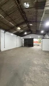 Galpão/Depósito/Armazém com 1 Quarto à venda, 200m² no Leonor, Londrina