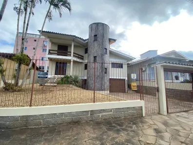 Casa com 3 Quartos à venda, 223m² no Pinheirinho, Criciúma