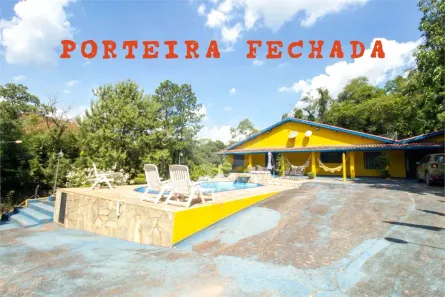 Fazenda/Sítio com 3 Quartos à venda, 300m² no Centro, Araçariguama