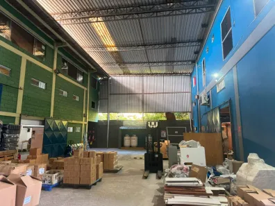 Galpão/Depósito/Armazém para venda ou aluguel, 1000m² no Recreio Ipitanga, Lauro de Freitas