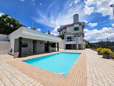 Casa com 6 Quartos à venda, 484m² no São Pedro, Juiz de Fora