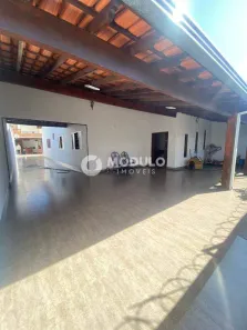 Casa com 3 Quartos à venda, 250m² no Santa Mônica, Uberlândia