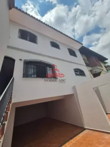 Sobrado com 2 Quartos para alugar, 172m² no Parque Marajoara, Santo André