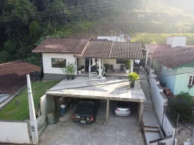 Casa com 3 Quartos à venda, 170m² no Centro, Guaramirim