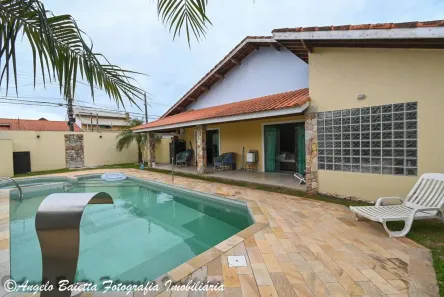 Casa com 3 Quartos à venda, 225m² no Bal Stella Maris, Peruíbe