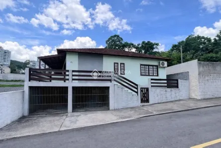 Casa com 2 Quartos à venda, 338m² no Itacorubi, Florianópolis