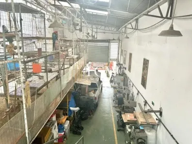 Galpão/Depósito/Armazém à venda, 370m² no Vila Anastácio, São Paulo