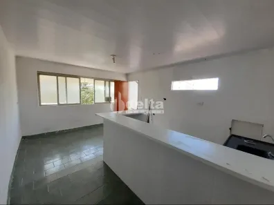 Casa com 3 Quartos à venda, 200m² no Presidente Roosevelt, Uberlândia