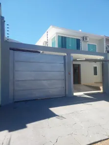 Sobrado com 3 Quartos à venda, 200m² no Parque das Laranjeiras, Maringá