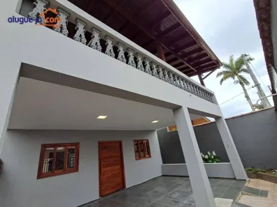 Casa com 6 Quartos à venda, 300m² no Centro, Ubatuba