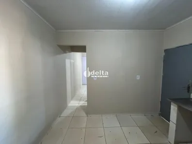 Casa com 2 Quartos para alugar, 65m² no Morumbi, Uberlândia