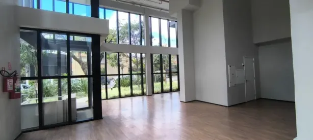 Ponto Comercial para alugar, 194m² no Água Branca, São Paulo