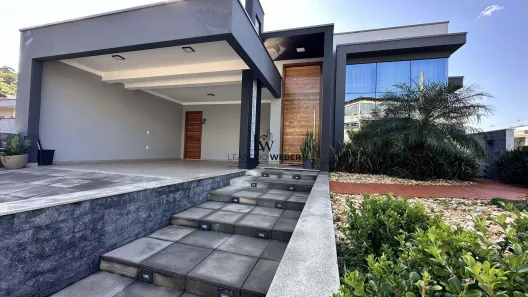 Casa com 3 Quartos à venda, 183m² no Sertão do Maruim, São José