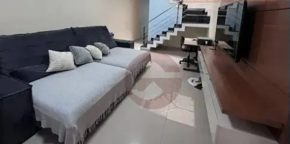 Sobrado com 3 Quartos à venda, 151m² no Jardim Mirna, Taboão da Serra