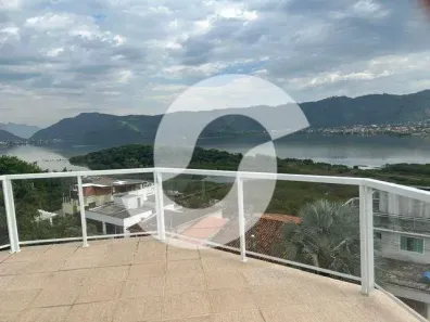 Casa com 3 Quartos à venda, 450m² no Camboinhas, Niterói
