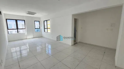 Sala Comercial à venda, 34m² no Trindade, Florianópolis