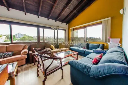 Casa com 3 Quartos à venda, 415m² no Chácara das Pedras, Porto Alegre