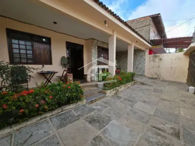 Casa com 3 Quartos à venda, 250m² no Petrópolis, Maceió