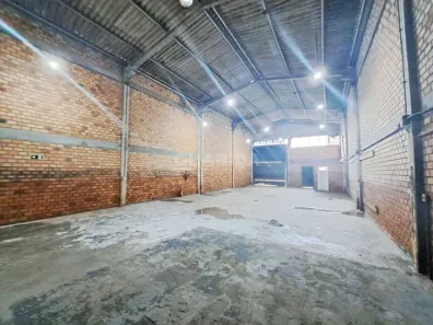 Galpão/Depósito/Armazém para alugar, 550m² no Navegantes, Porto Alegre
