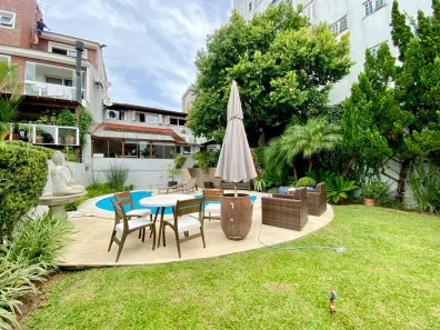 Casa com 4 Quartos à venda, 282m² no Chácara das Pedras, Porto Alegre